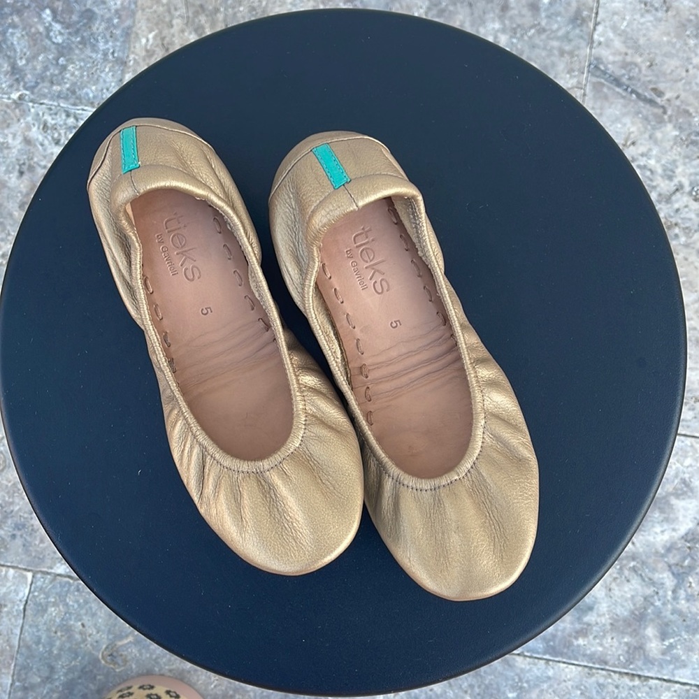 Tieks by Gavrieli SIZE 5 - Gold with turquoise bottoms